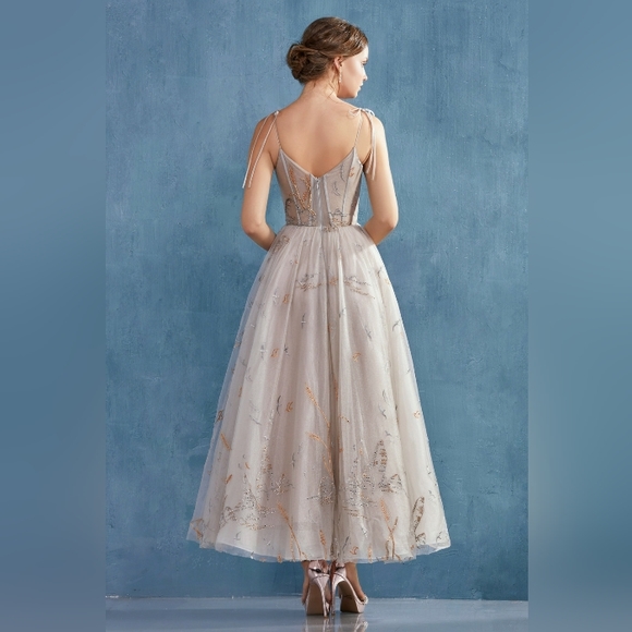 Formal dress - Picture 7 of 10